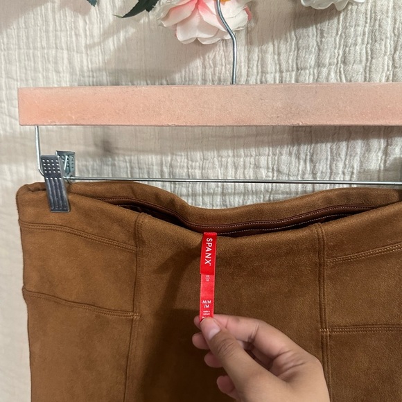 SPANX Faux Suede Legging Rich Caramel 20322R Size Medium - Picture 4 of 5